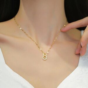 Stainless steel women necklace Gold Necklace with Dazzling Pendant